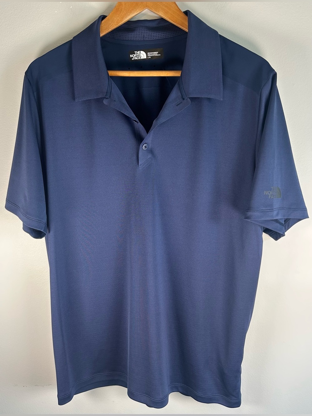 The North Face Mens Polo Shirt Size L Navy Activewear Golf Breathable Collar EUC